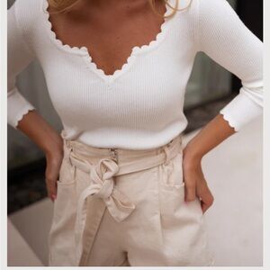 Easy clothes White Scalloped Sweater ecru gustin sweater s-m nwot